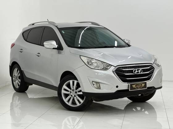HYUNDAI IX35 2.0 MPFI GLS 4X2 16V GASOLINA 4P MANUAL HYUNDAI IX35 2.0 MPFI GLS 4X2 16V GASOLINA 4P MANUAL